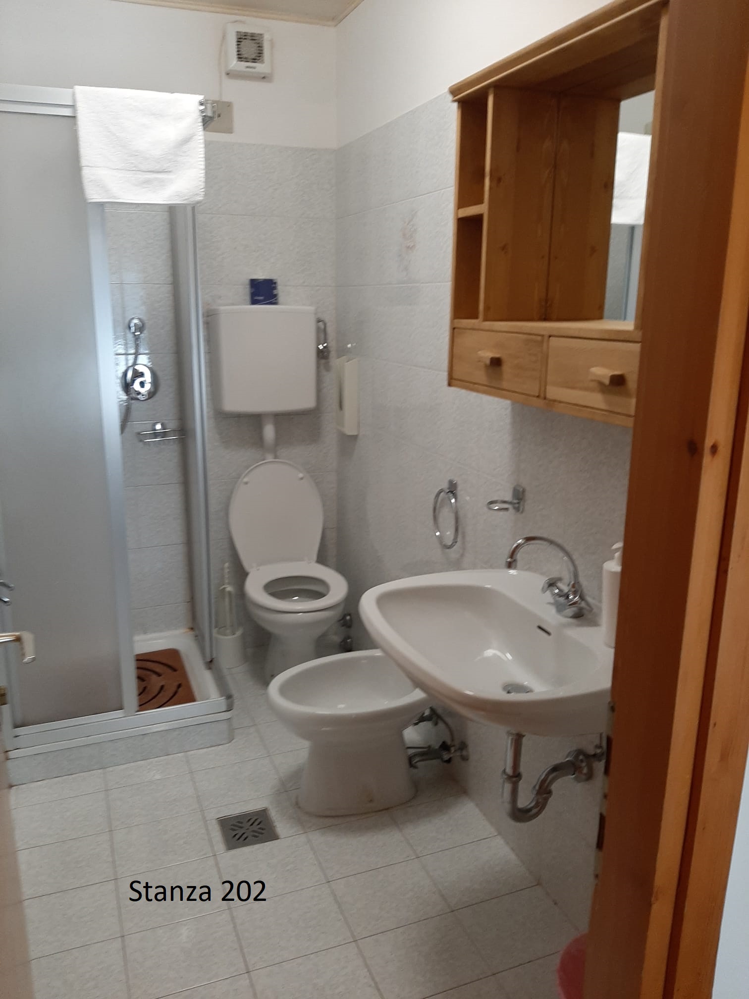 Matrimoniale Budget con Balcone — Hotel PizBoè, foto 7