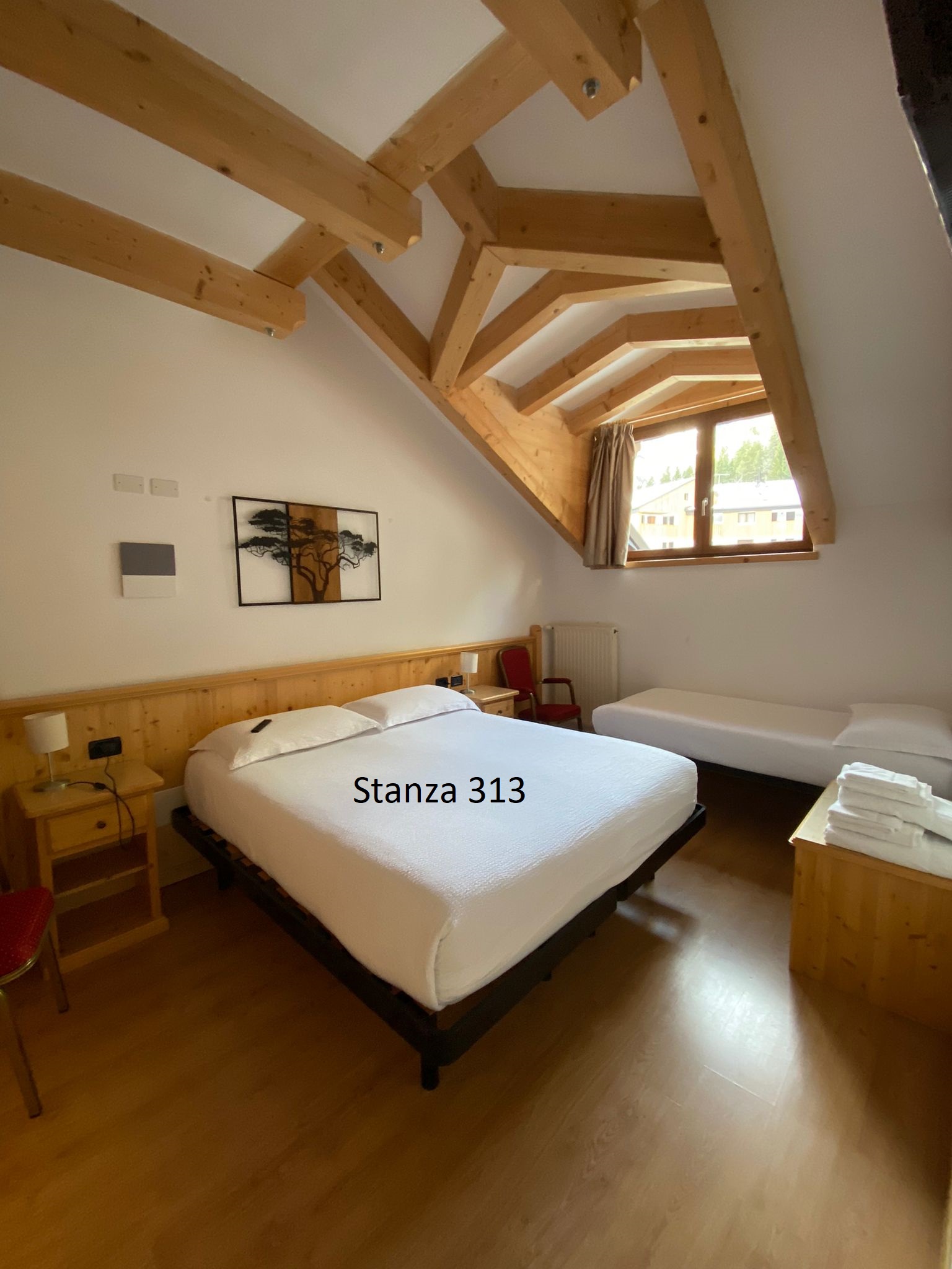 Camera Tripla Budget con Finestra – Hotel PizBoè